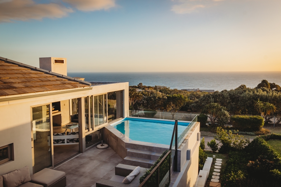 4 Bedroom Property for Sale in Herolds Bay Western Cape